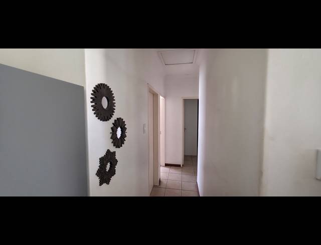 3 BEDROOM FREESTANDING TO LET IN JACKAROO PARK